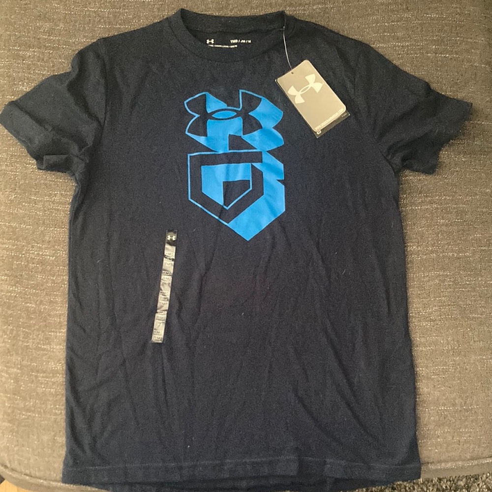 Underarmour boys T-shirt size youth medium with Underarmour decal.